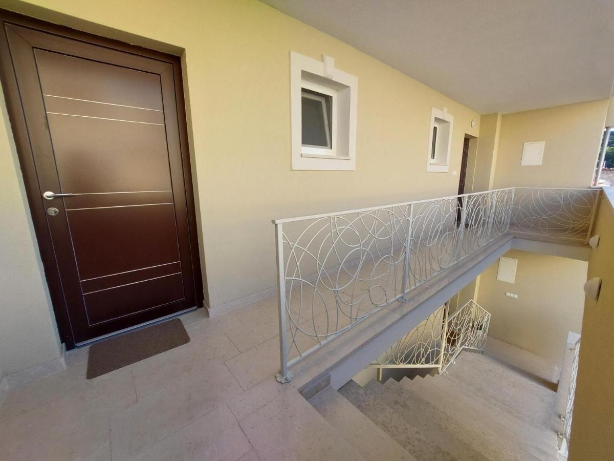 Seashells Apartments Tribunj Трибунь Экстерьер фото